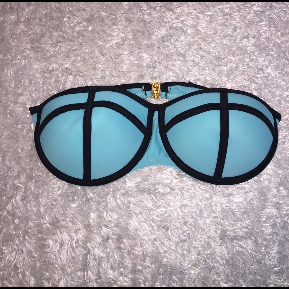 🔻NWOT Strapless Bikini Top